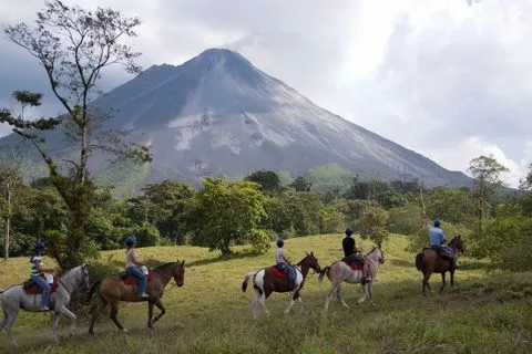 HORSEBACK RIDING TO ARENAL VOLCANO