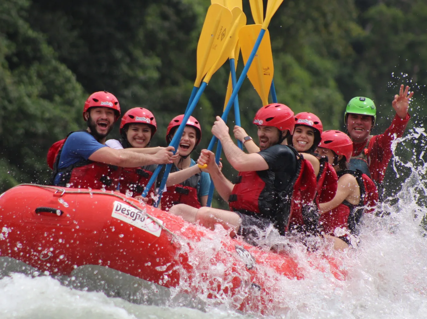 WHITEWATER RAFTING 3/4